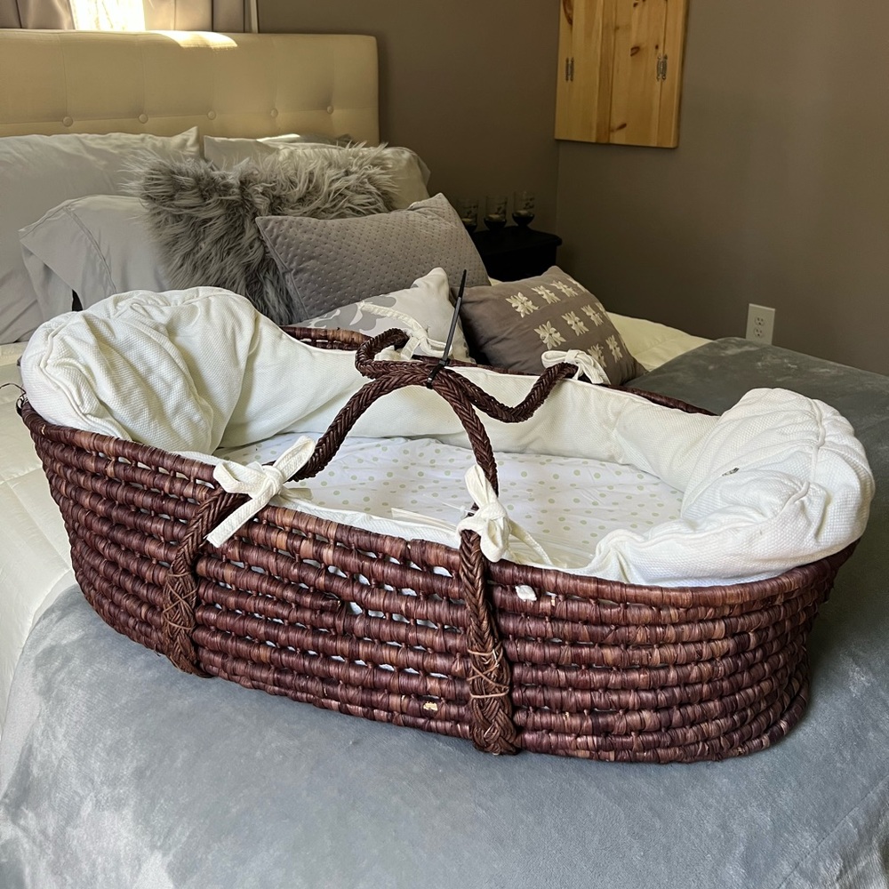 Baby Moses Basket & Changing Pad